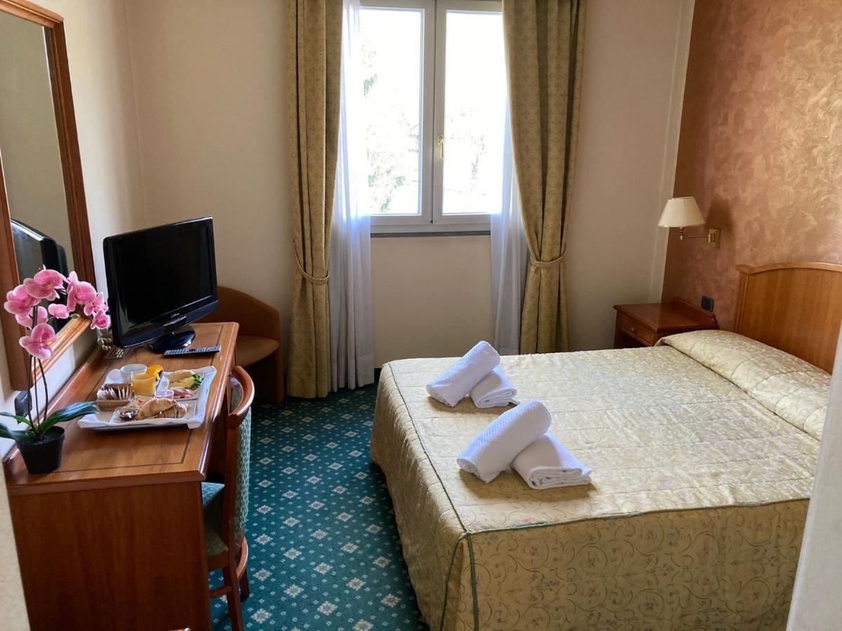 Hotel Visconti Melzo Kültér fotó