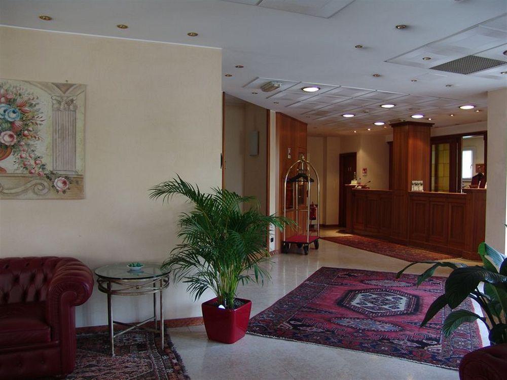 Hotel Visconti Melzo Kültér fotó