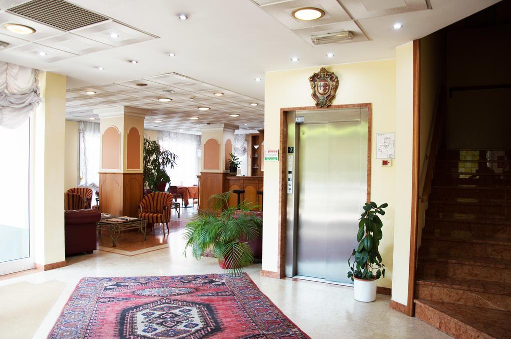 Hotel Visconti Melzo Kültér fotó