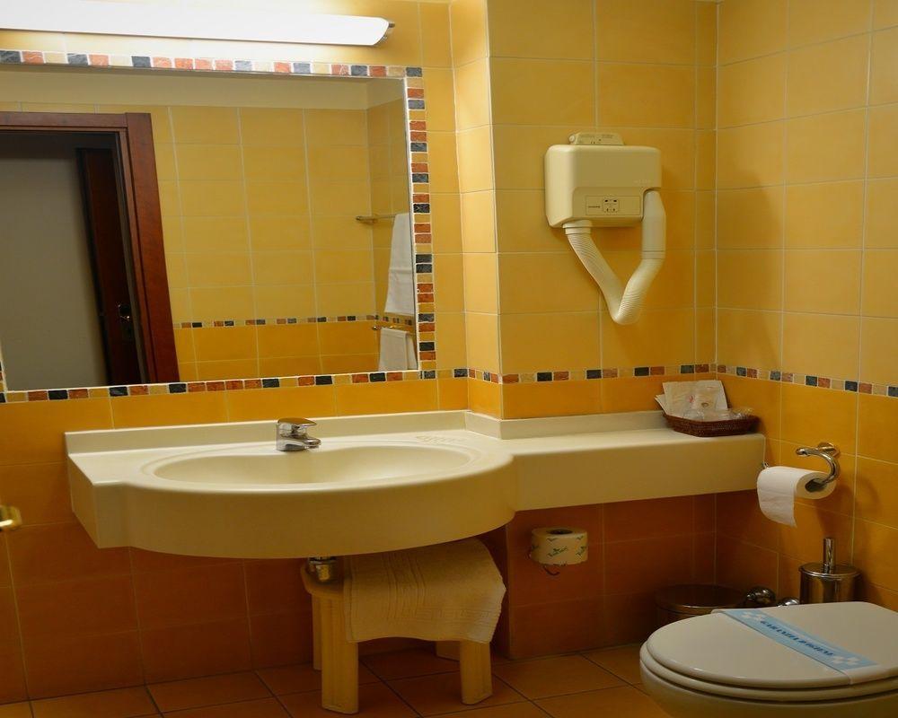 Hotel Visconti Melzo Kültér fotó