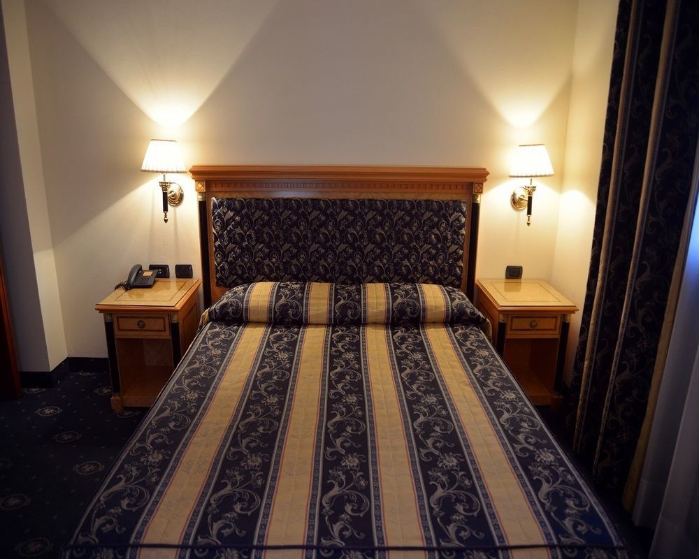 Hotel Visconti Melzo Kültér fotó